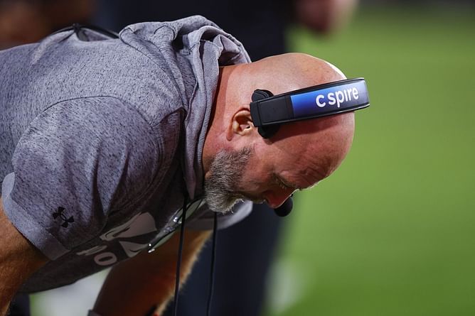 Former Super Bowl champ Trent Dilfer is not happy with daughter’s engagement photos: “Not a fan of IG kissing pic”