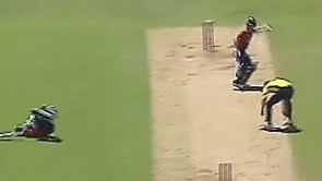 [Watch] Chris Wood opts not to run out Matt Parkinson after he gets struck by the ball during the Vitality T20 Blast contest