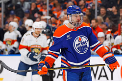 Connor McDavid makes his feelings known on "warrior" Zach Hyman playing with a broken nose