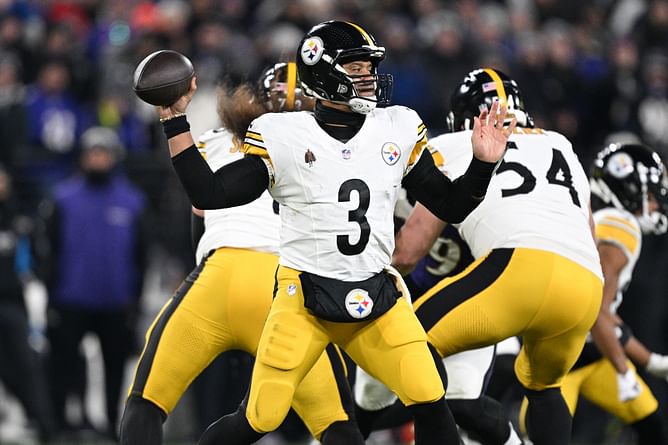 Ex-NFL QB believes teams offering “embarrassing amount of money” has delayed Russell Wilson’s free agency decision