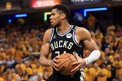 "He's a Lakers OMFG": Fans erupt as NBA insider drops major Giannis Antetokounmpo update amid spiraling trade rumors